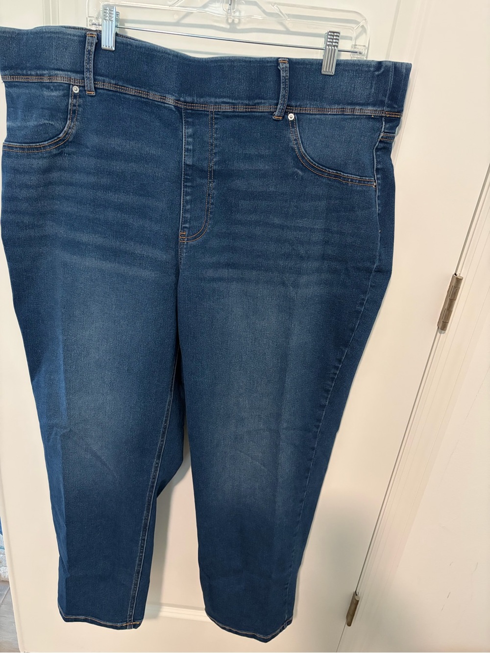 NWOT Terra & Sky Dark Blue Cropped Stretch Jeans